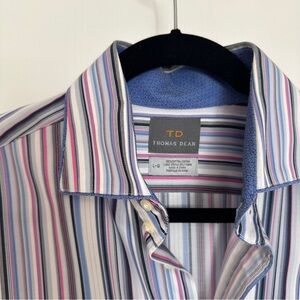 Thomas Dean modern button down in excellent condition